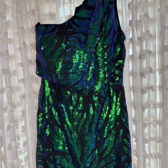 Vibrant Sequin One-Shoulder Dress - Picture 5 of 12